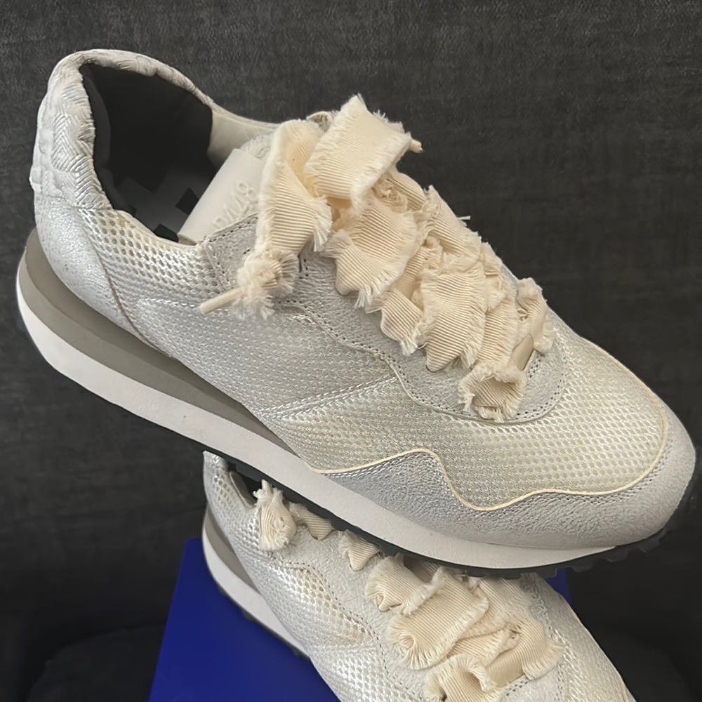 NEW P448 Women's Cancun Cream Textured Sneakers - Picture 6 of 6